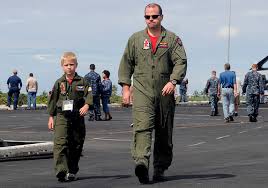 military-father-child